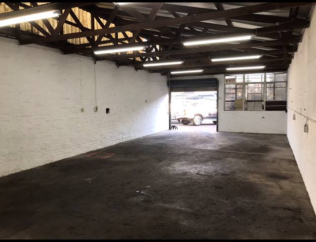 120M² WAREHOUSE TO LET IN NEW GERMANY